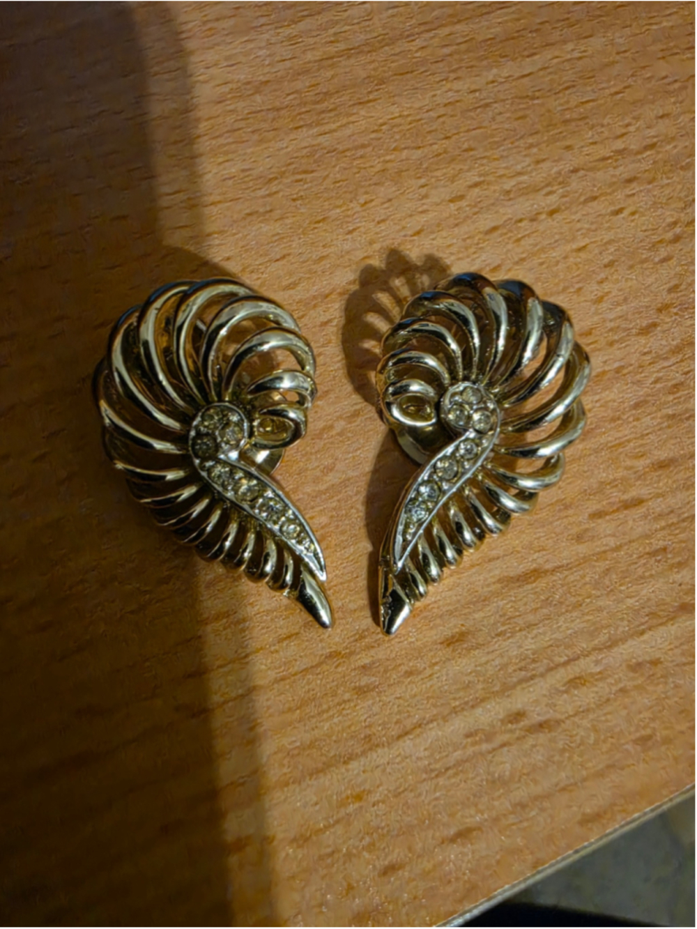Vintage Marboux Boucher Rhinestone Swirl Feather Clip On Earrings Gold Tone